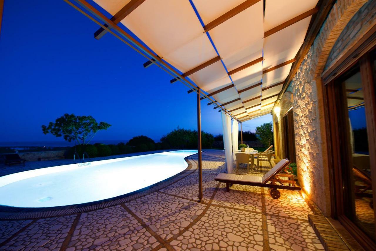 Villa Petrino Halikounas 外观 照片